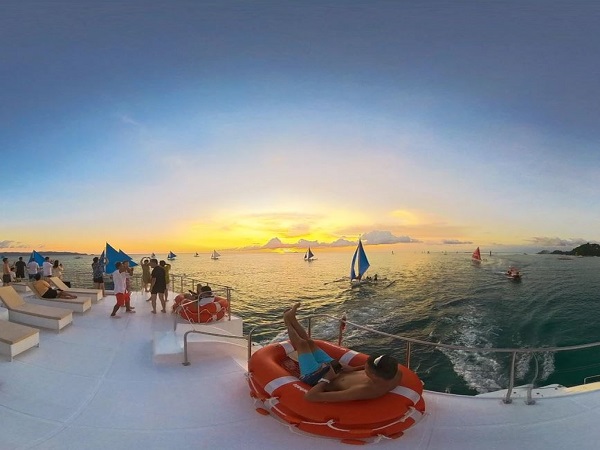 Boracay Redwhale Morning or Sunset Sailing (4 hours)