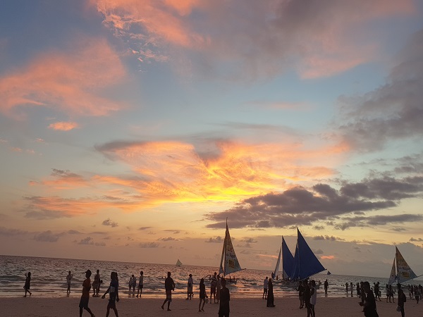Boracay Private Paraw Sailing - Morning or Sunset Sailing
