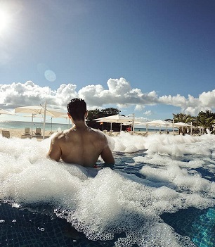 Boracay｜Foam Party at Crimson Resort