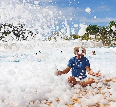 Boracay｜Foam Party at Crimson Resort