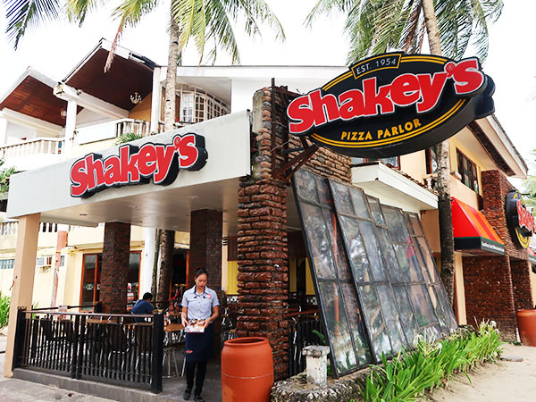 Shakey's Pizza Parlor