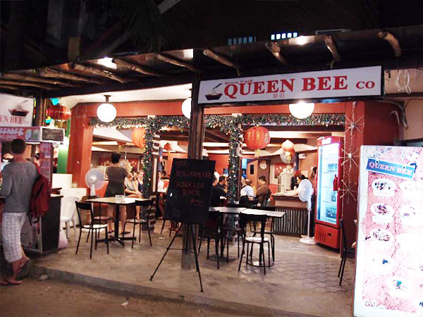 ボラカイ島地元グルメ：Queen Bee クーイン店