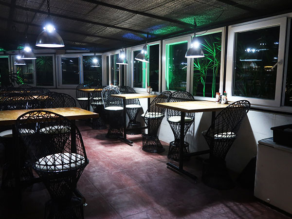 鉄人レストランBistro Valhalla Boracay