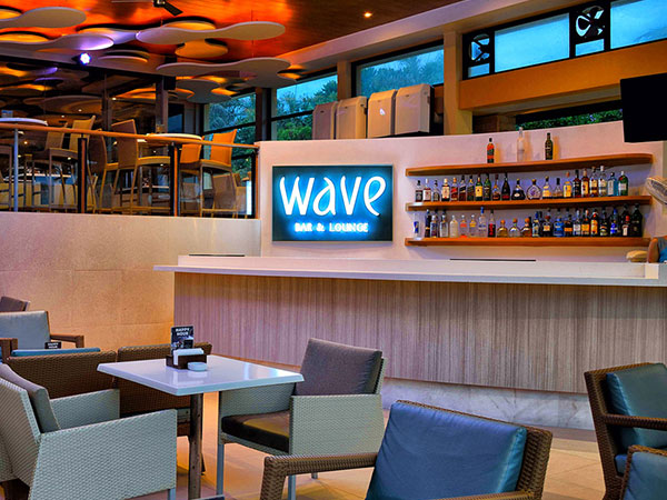 Wave Bar & Lounge